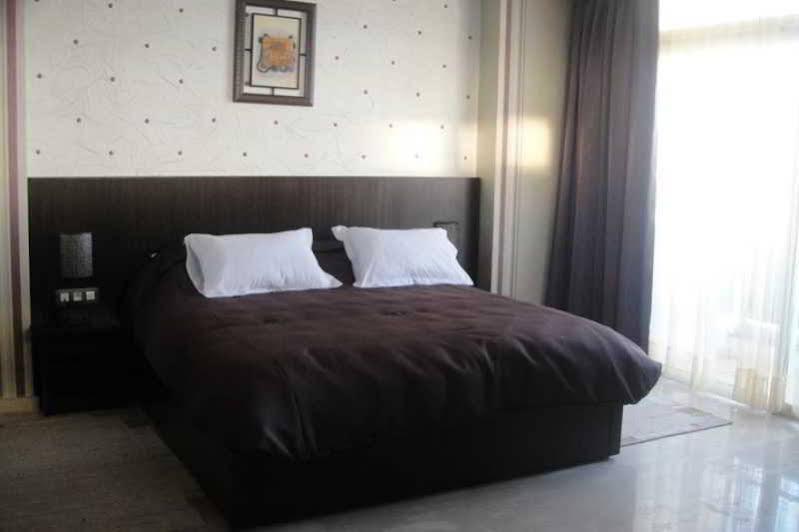 Hotel La Capitale Rabat Buitenkant foto